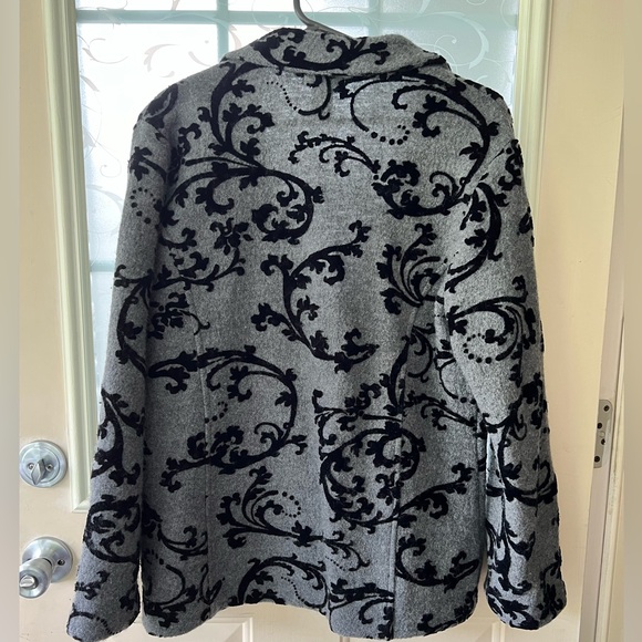 Laura Ashley 💯 percent wool 3 button gray and black blazer. Size M. Boiled wool - Picture 6 of 7